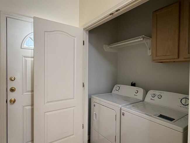 Building Photo - 14901 Windward Dr