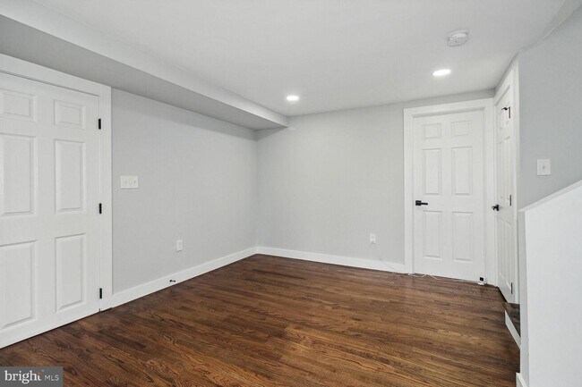 Building Photo - 10 Wendslow Rd