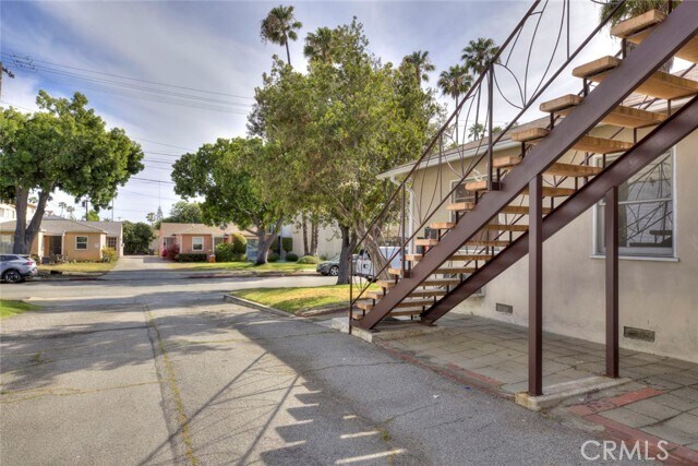 Building Photo - 1209 E Lexington Dr