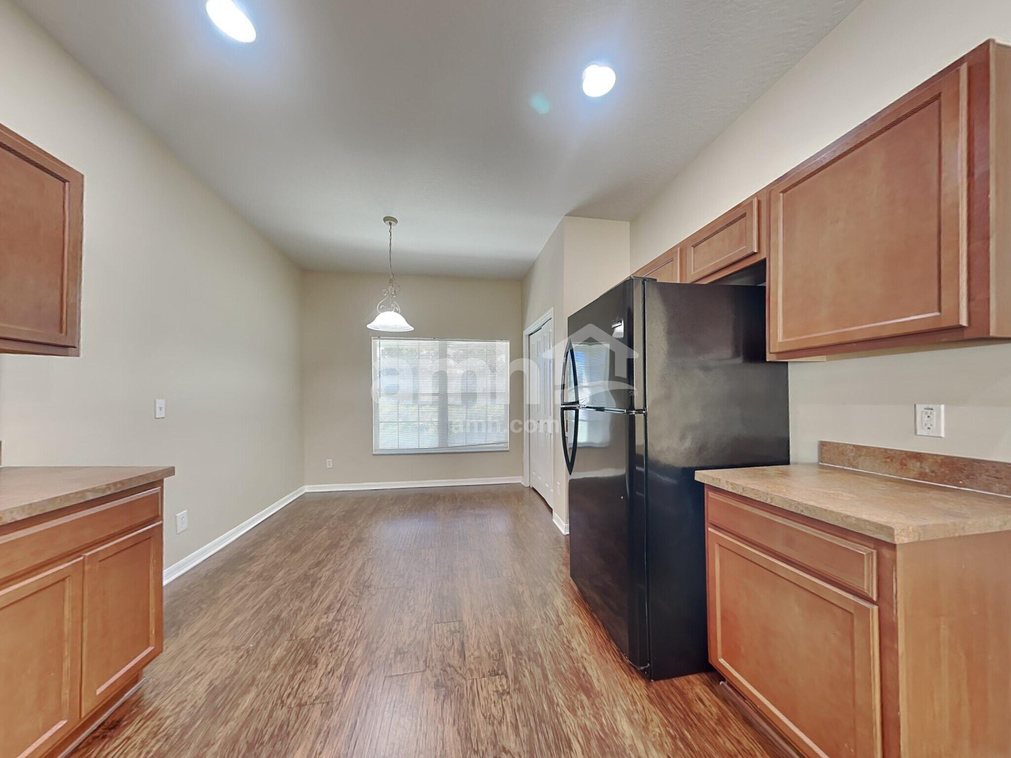 Building Photo - 1216 Maplebrook Dr