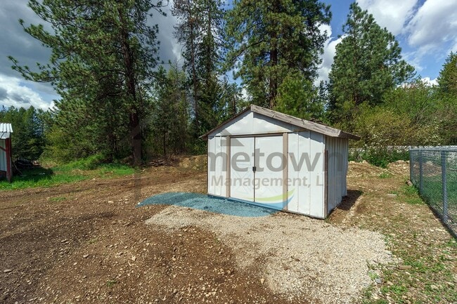 Building Photo - 2 Bedroom 1 Bath Home with Off-Street Parking Available in Athol!