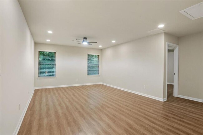 Building Photo - 924 Sublime Trail