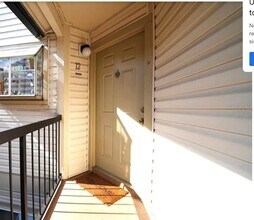 Building Photo - 1908 Lake Atriums Cir