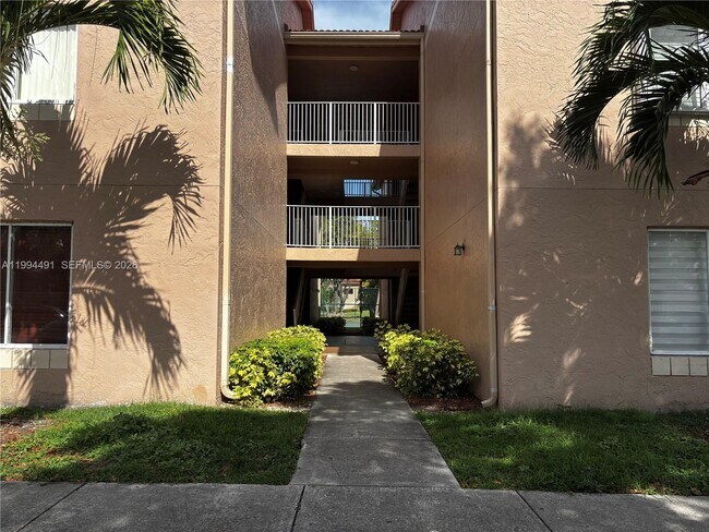Building Photo - 10521 SW 158th Ct