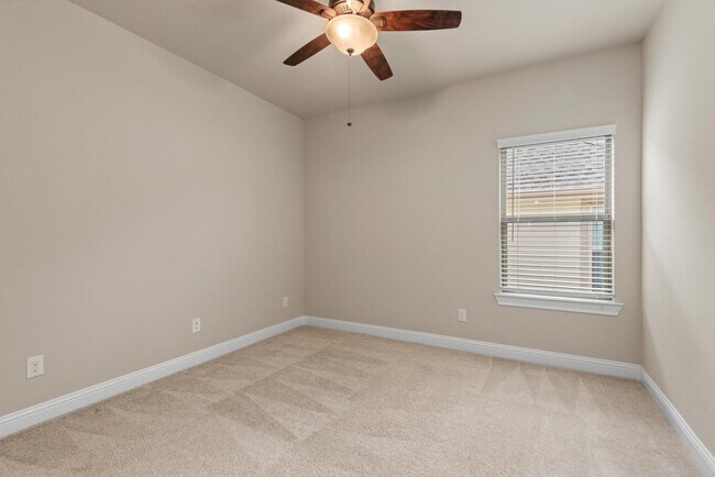 Building Photo - 4218 Davis Oak Dr