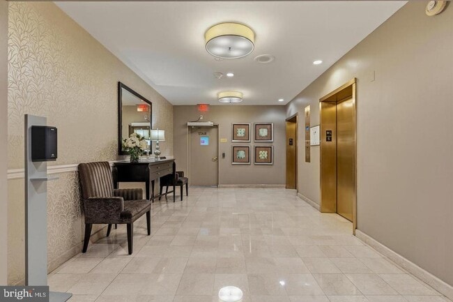 Building Photo - 4601 N Park Ave