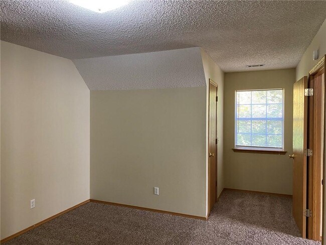 Building Photo - 3044 W Marigold Dr