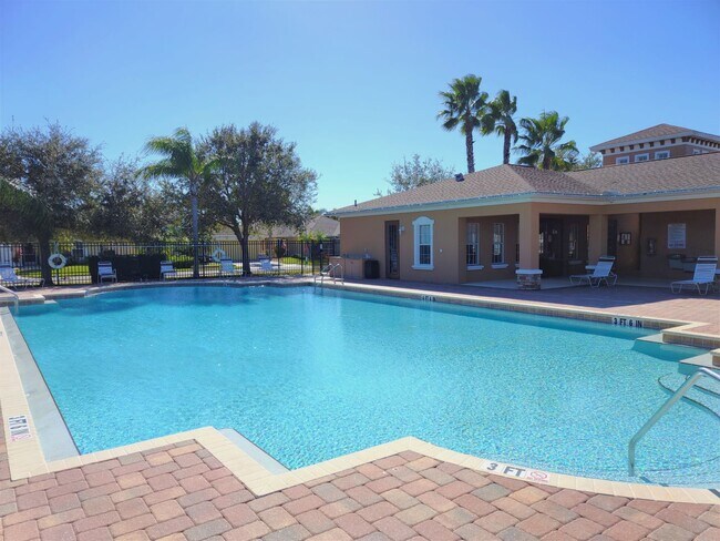 Building Photo - Annual Rental - Lovely 3 Bedroom 2 Bathroo...