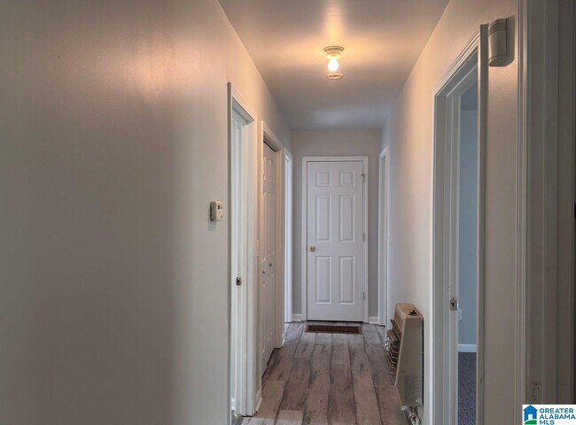 Building Photo - 132 Lola St