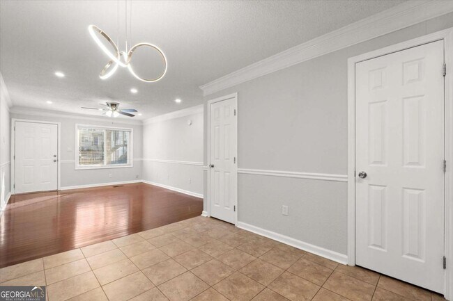 Building Photo - 2172 Park Terrace