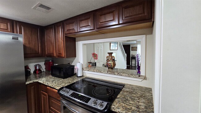Building Photo - 1805 Stoney Brook Dr