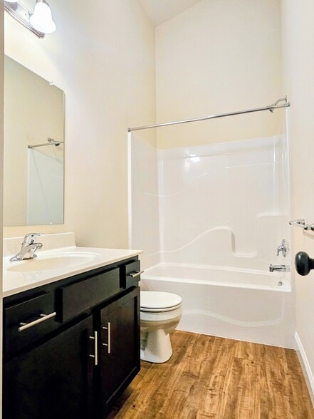 Building Photo - 361 Cedar Holw