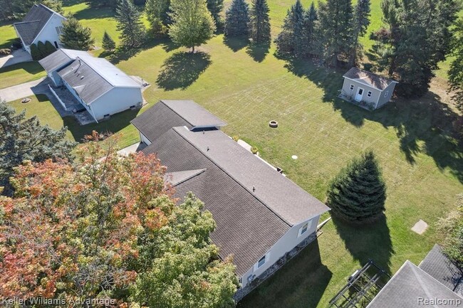 Building Photo - 245 Lynbrook Dr
