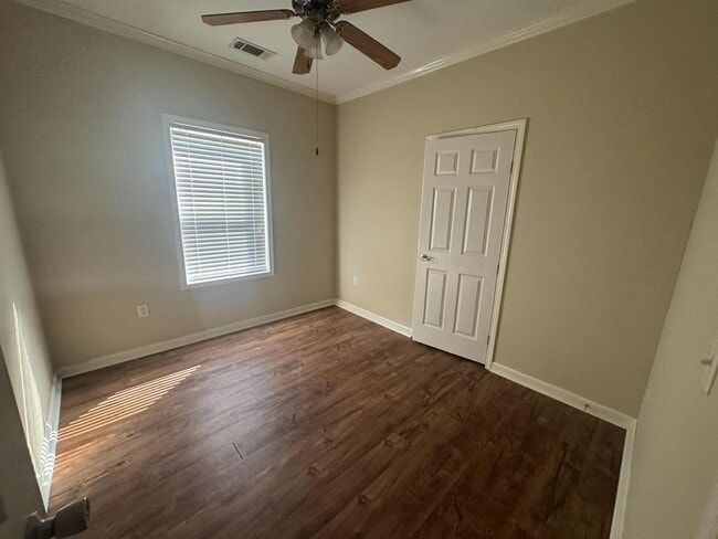 Building Photo - 6023 W Issaquena St