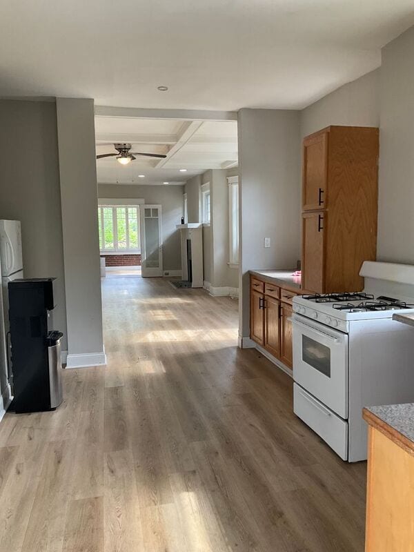 Building Photo - 611 E Mitchell Ave