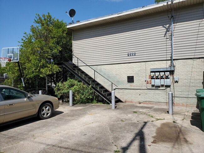 Building Photo - 1506 Collier St