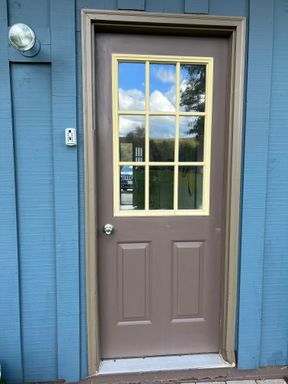 Building Photo - 2 Bedroom 1.5 Bath Single Family Home Avai...