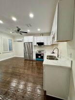 Building Photo - 387 Town Forest Ct