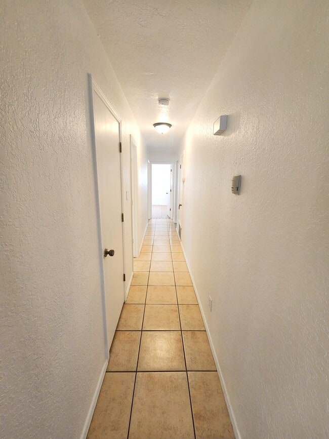 Building Photo - 3004 Missouri Ave