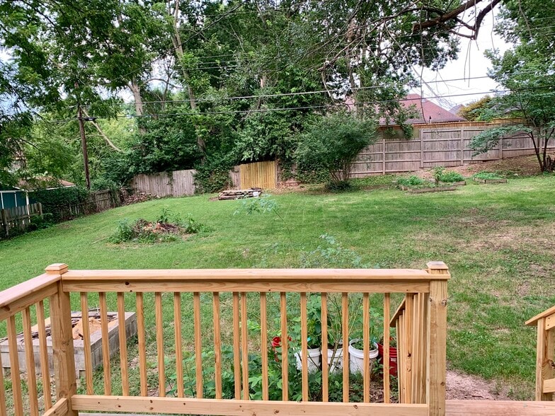 Yard and deck - 3166 S Parkview Ave
