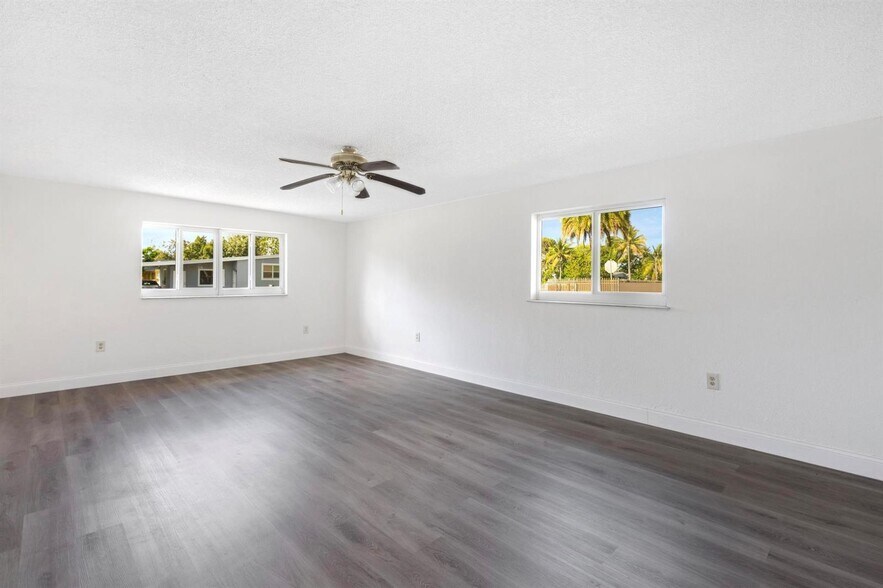 Building Photo - 585 NW 182nd Ter