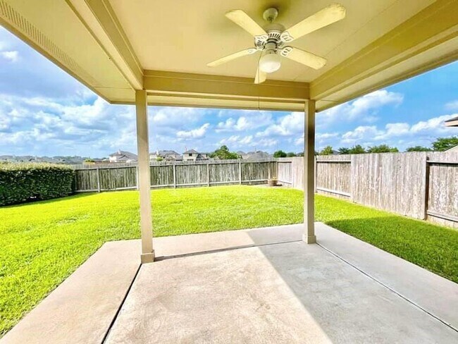 Building Photo - 21510 Sierra Long Dr