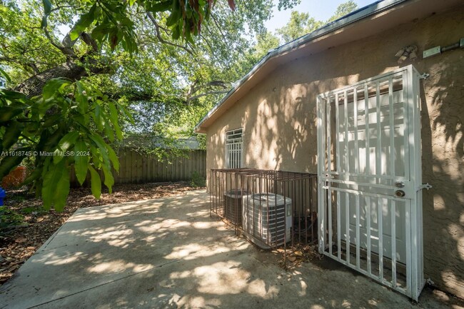 Building Photo - 5545 NW 3rd Ave