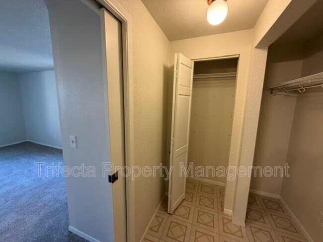 Building Photo - 3313 Dunbar Ave