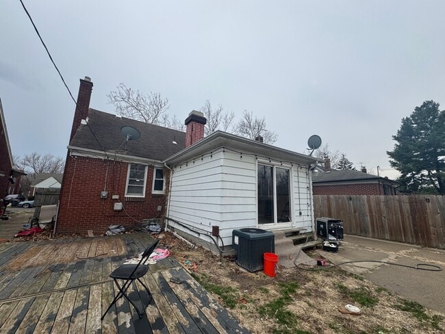 Building Photo - 16687 Collingham Dr