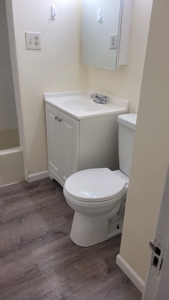 Building Photo - 258 Vine St