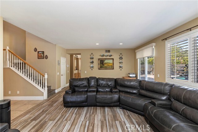 Building Photo - 42467 Thoroughbred Ln