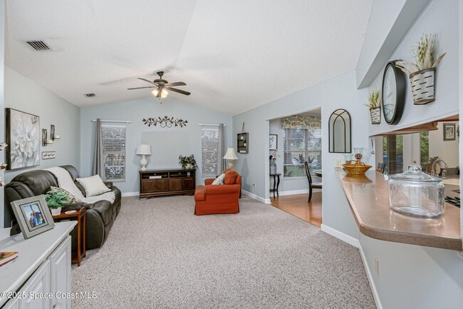 Building Photo - 4351 Silver Lake Dr