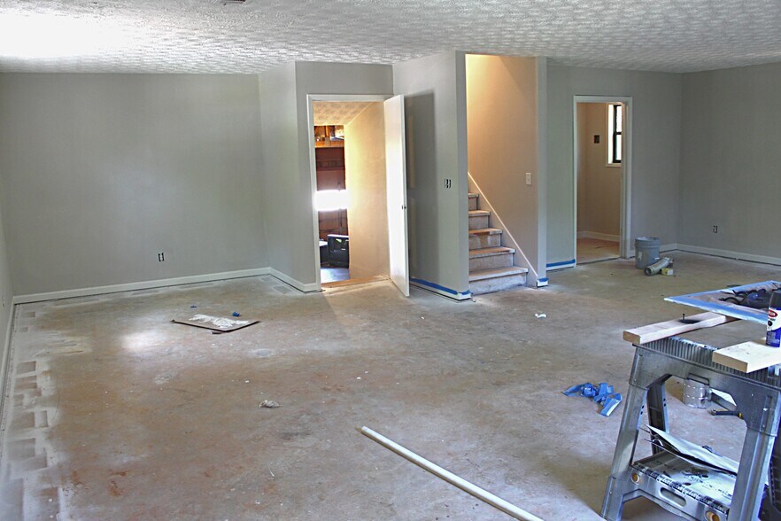 Walk In Closet to be built at left of this photo. Bonus/4th Bedroom exit to garage. - 1095 Mountain Springs Dr NW
