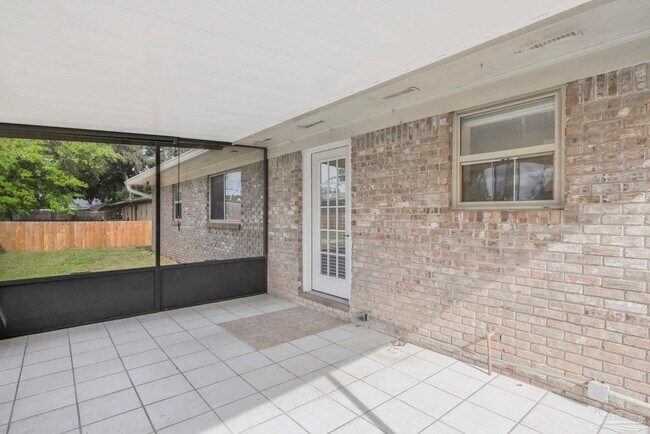 Building Photo - 2325 Merle Cir