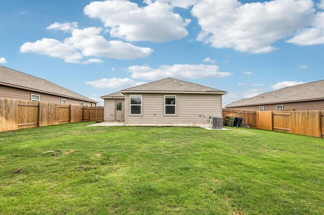 Building Photo - 1040 Riverdale Cove