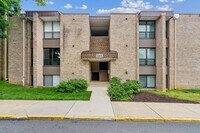 Building Photo - 3309 Huntley Sq Dr