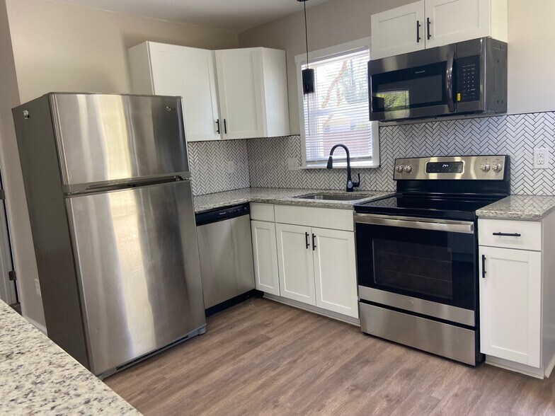 Kitchen - 311 Penniman Rd