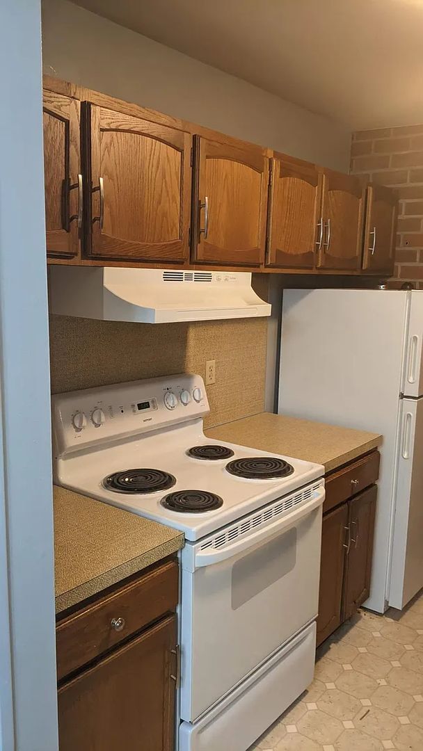 Building Photo - Quiet 1 Bedroom Convenient to Hershey Med and Attractions