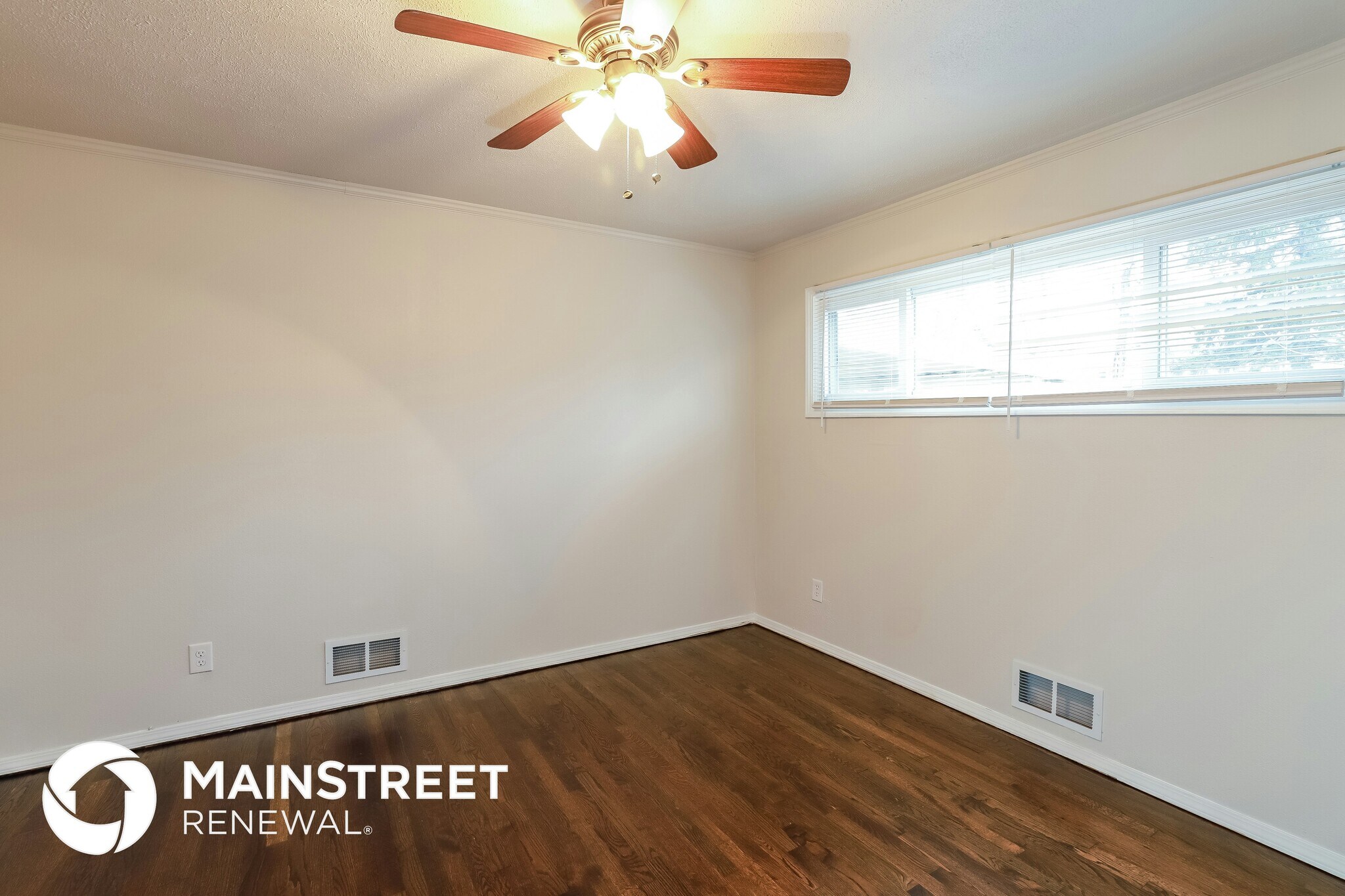 Building Photo - 6412 N Forest Ave