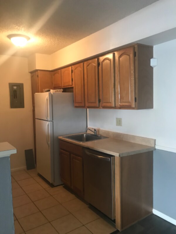 Building Photo - 10150 E Virginia Ave