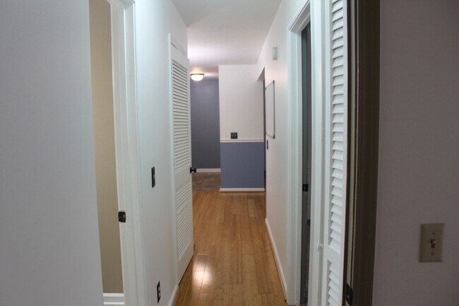 Building Photo - 2BR 2 Full Bath Condo with Modern Upgrades – Near Downtown Harrisonburg!