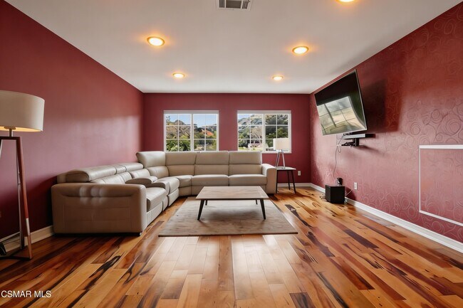 Building Photo - 9651 Sagebrush Ave