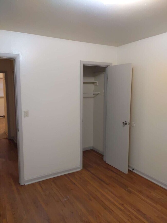 Building Photo - 2 Bed, 1 Bath Ready for Rent!