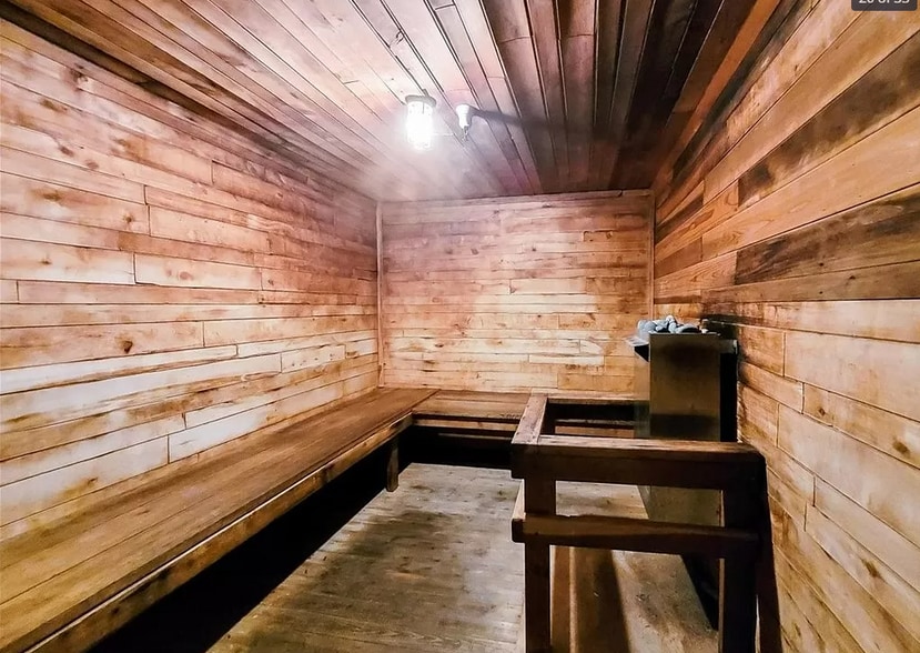 Sauna - 8650 Gulana Ave