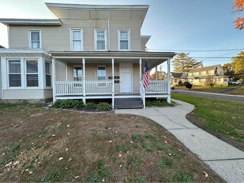 Building Photo - 5 Lake Ave