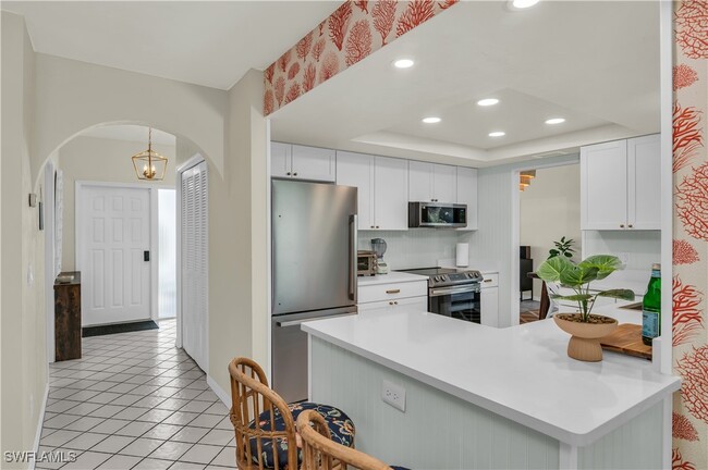 Building Photo - 288 Castaways St