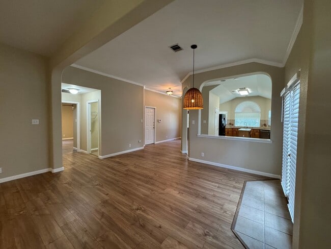 Building Photo - 20502 Wild Springs Dr