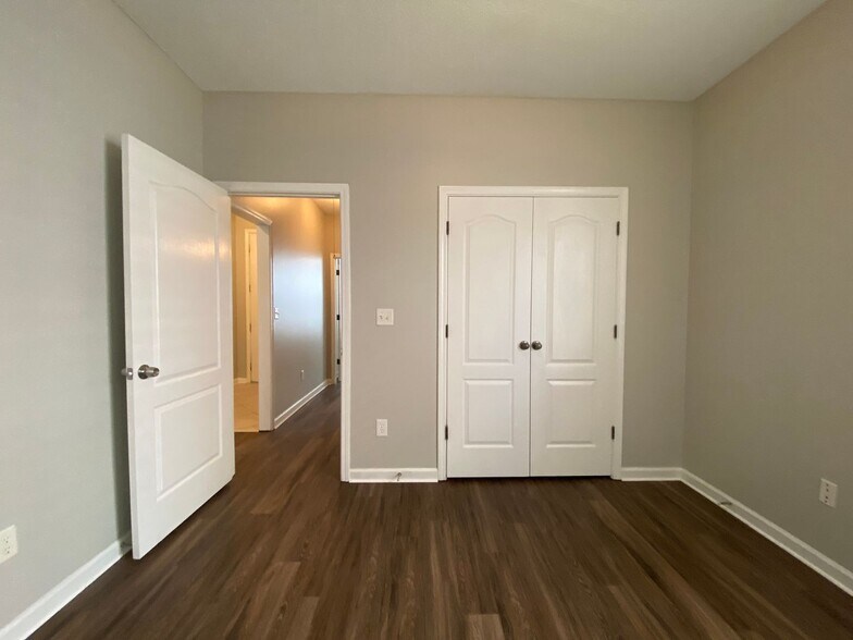 Building Photo - 9112 Cinderhill Cove W