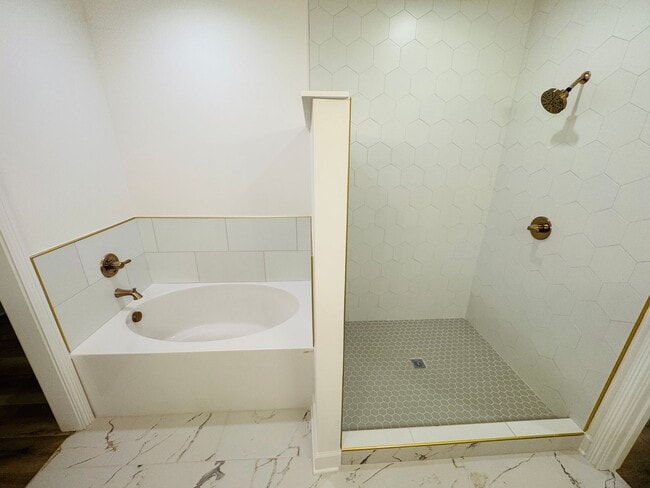 Building Photo - FOR LEASE - NEW BUILD TOWNHOME LOCATED IN ...