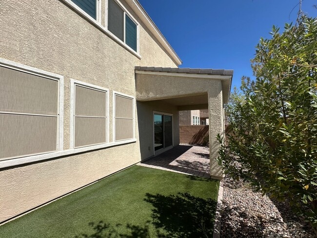 Building Photo - 6784 Pivot Point St